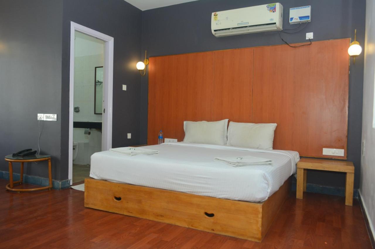 Dejavu Hotel Coimbatore Exterior photo